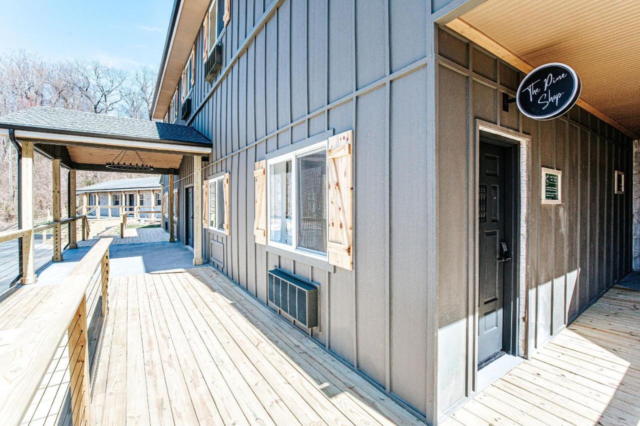Grey Pine Lodge Waynesboro Exteriör bild